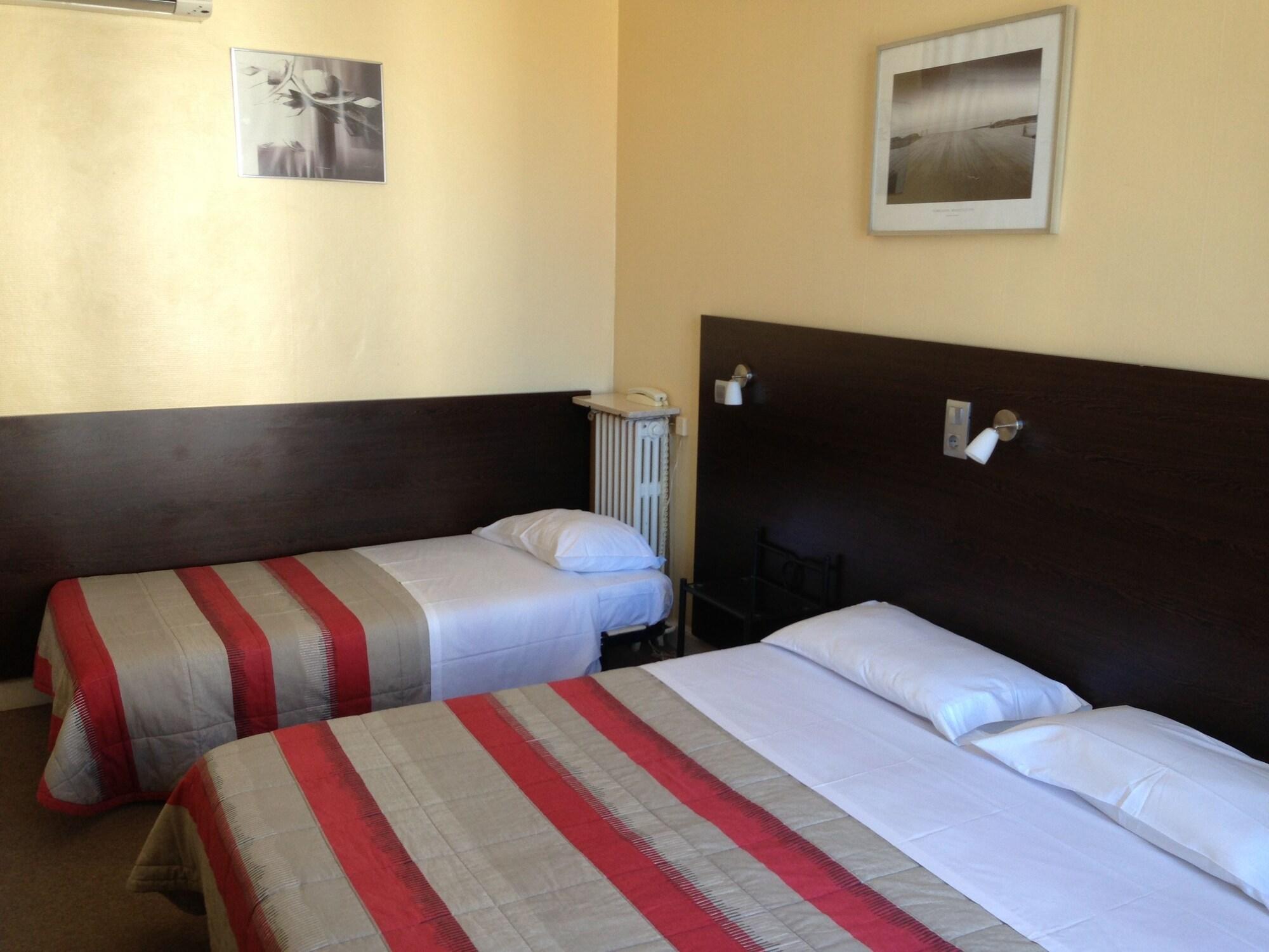 ז'ואן-לה-פינס Hotel Savoy מראה חיצוני תמונה
