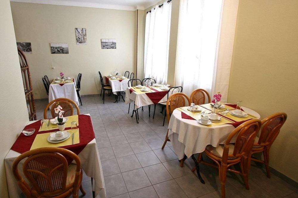 ז'ואן-לה-פינס Hotel Savoy מראה חיצוני תמונה