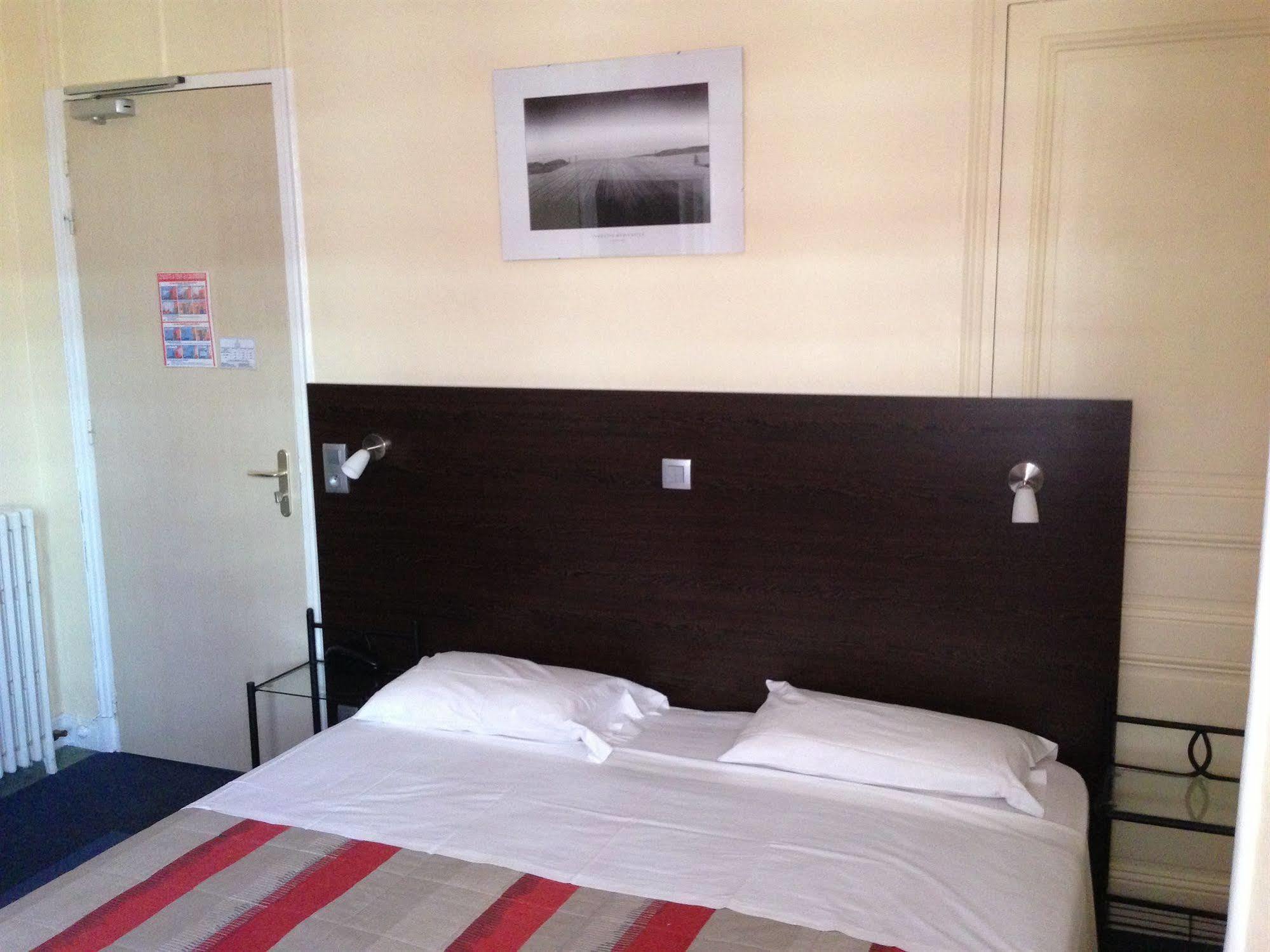 ז'ואן-לה-פינס Hotel Savoy מראה חיצוני תמונה